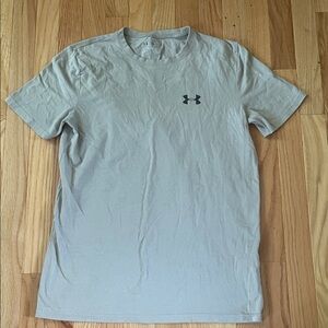 Under Armour T Shirt Boys XL Gray Logo Short Sleeve Casual Athletic Workout